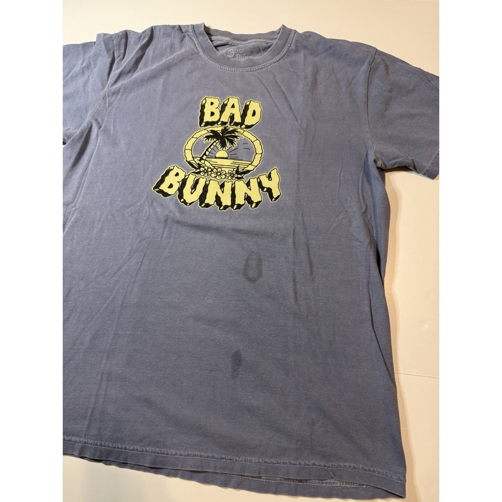 Bad Bunny 2022 World's Hottest Tour OFFICIAL MERCH Blue Size Medium - Picture 3 of 7